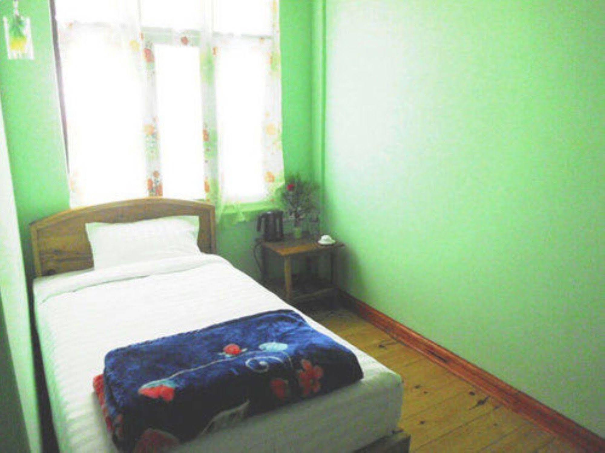 Railroad Hotel Kalaw Esterno foto